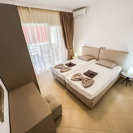 Inn Location, Two Bedrooms 973