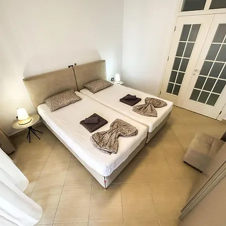 Location, Two Bedrooms 973 Inn