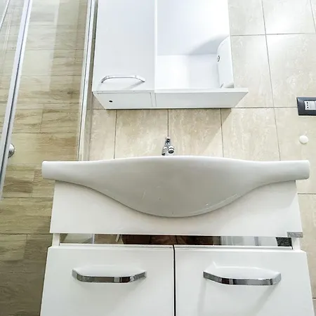 Inn Location, Two Bedrooms 973 Golem (Tirana)