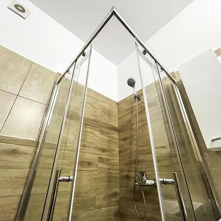 Location, Two Bedrooms 973 Golem (Tirana)